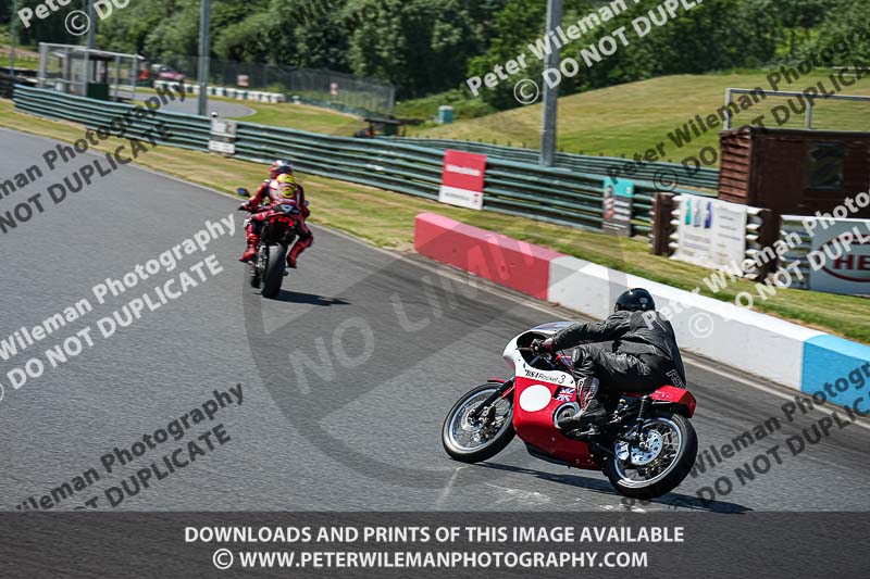 enduro digital images;event digital images;eventdigitalimages;mallory park;mallory park photographs;mallory park trackday;mallory park trackday photographs;no limits trackdays;peter wileman photography;racing digital images;trackday digital images;trackday photos